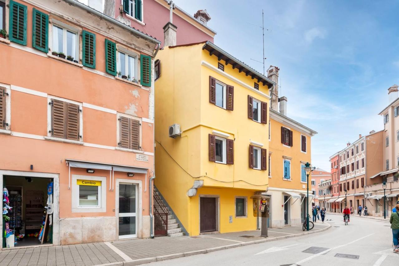 The Yellow House Apartment *